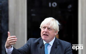 По информации издания, Борис Джонсон должен приземлиться в аэропорту Гатвик в Лондоне 22 октября