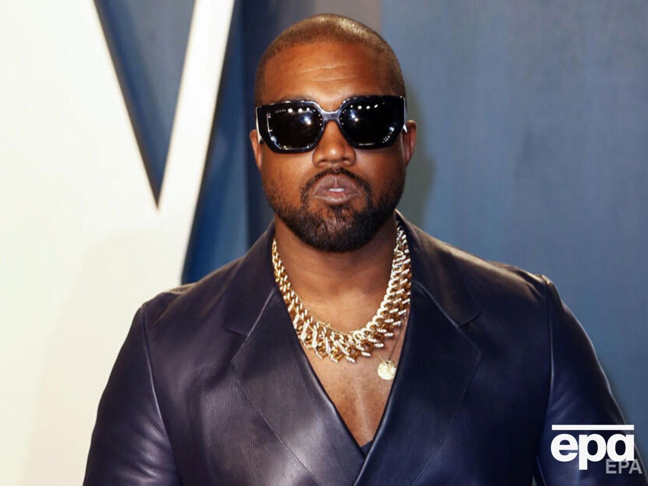 На сайті модного дому тепер не можна купити речі, створені спільно з Каньє Вестом