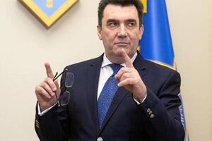 Данілов зазначає, що дії і рішення Путіна вже призвели до напруженості в Росії, там "далеко не спокійно"
