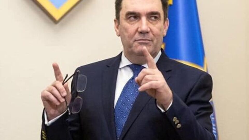 Данілов зазначає, що дії і рішення Путіна вже призвели до напруженості в Росії, там "далеко не спокійно"