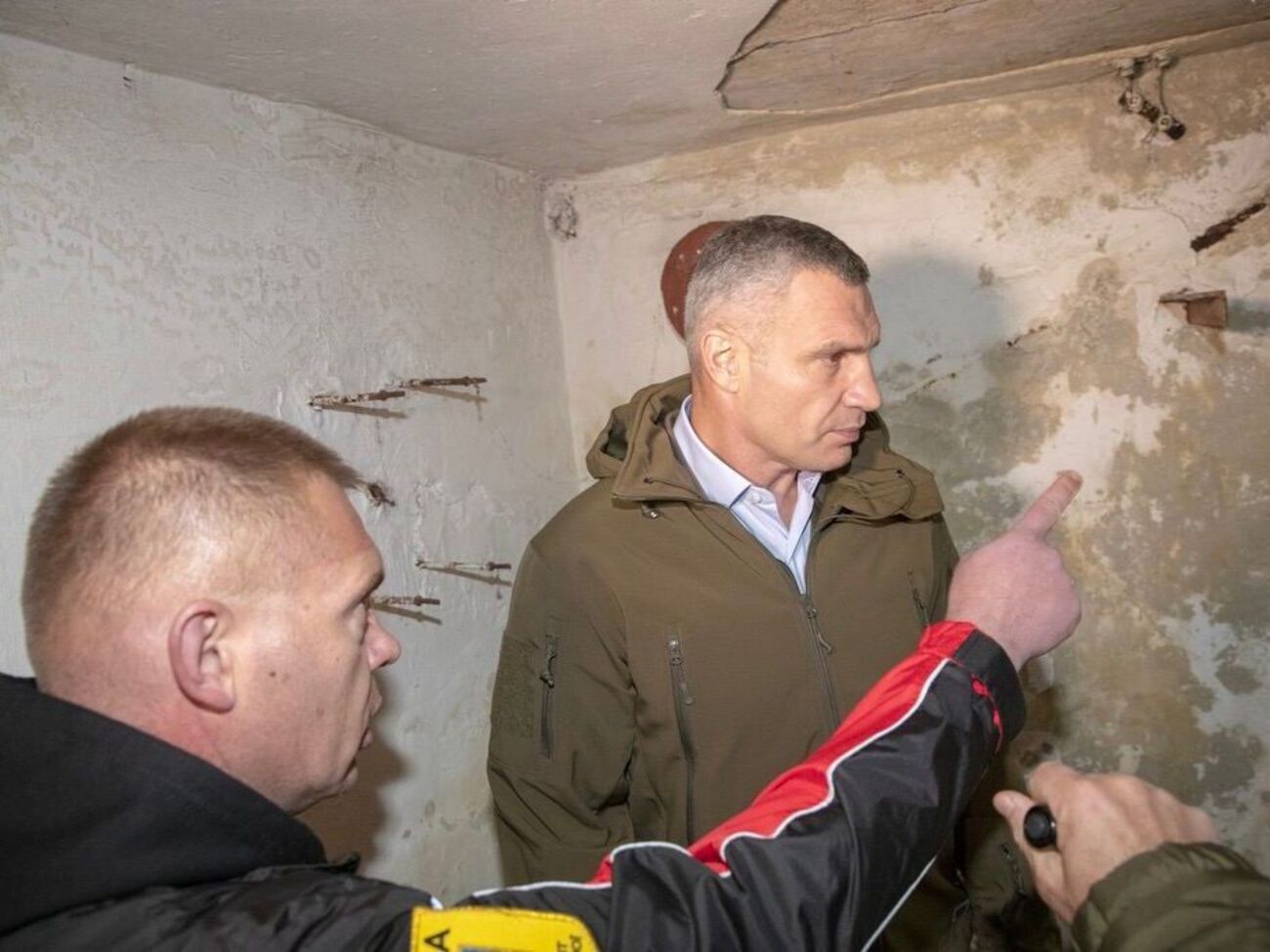 Виталий Кличко:&nbsp;Сначала чиновники районов жаловались, что нет денег. Деньги выделили. Но не все спешат реализовывать то, на что получили средства