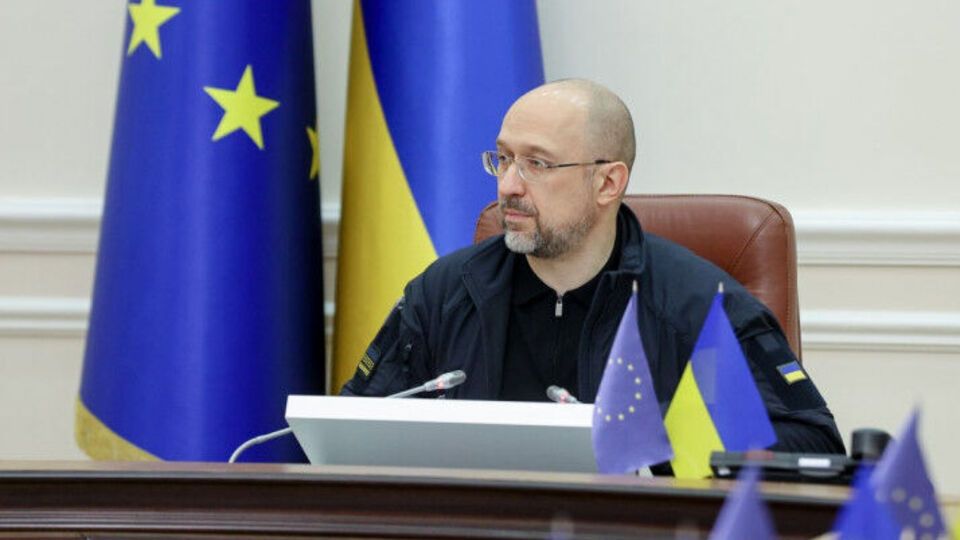 Шмигаль зазначив, що окупанти цілеспрямовано б'ють по енергетичних об'єктах