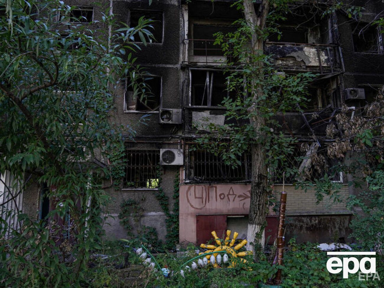 В Мариуполе стремительно уменьшается местное население, сообщил советник мэра