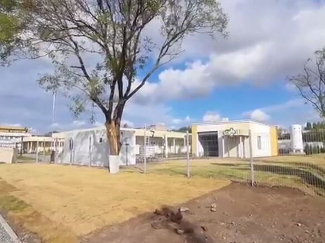 Оккупанты построили в Мариуполе морг, которого может хватить на всю область