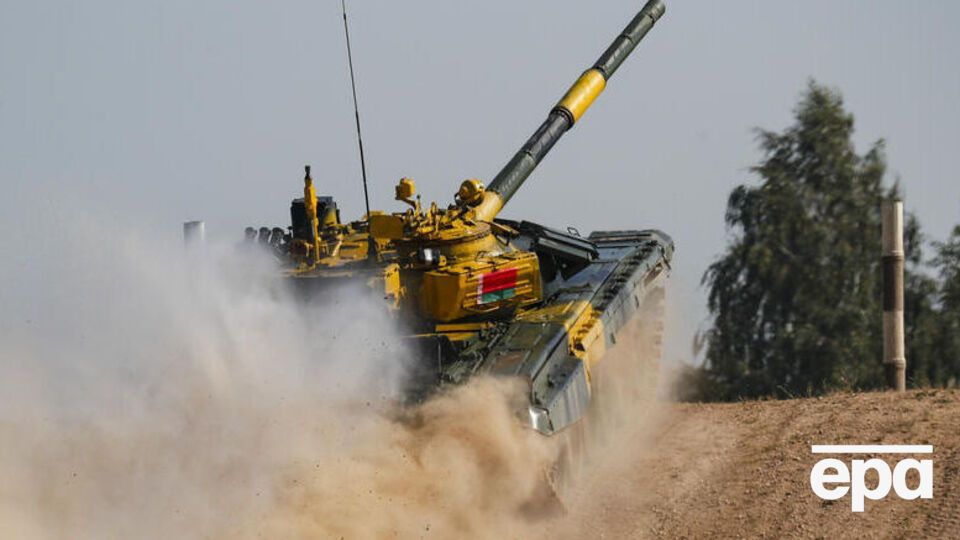 До Білорусі прибувають російські військові