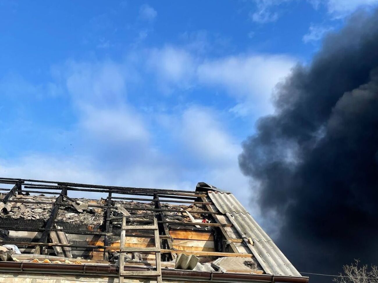 Ударною хвилею пошкоджено приватний будинок, говорив мер