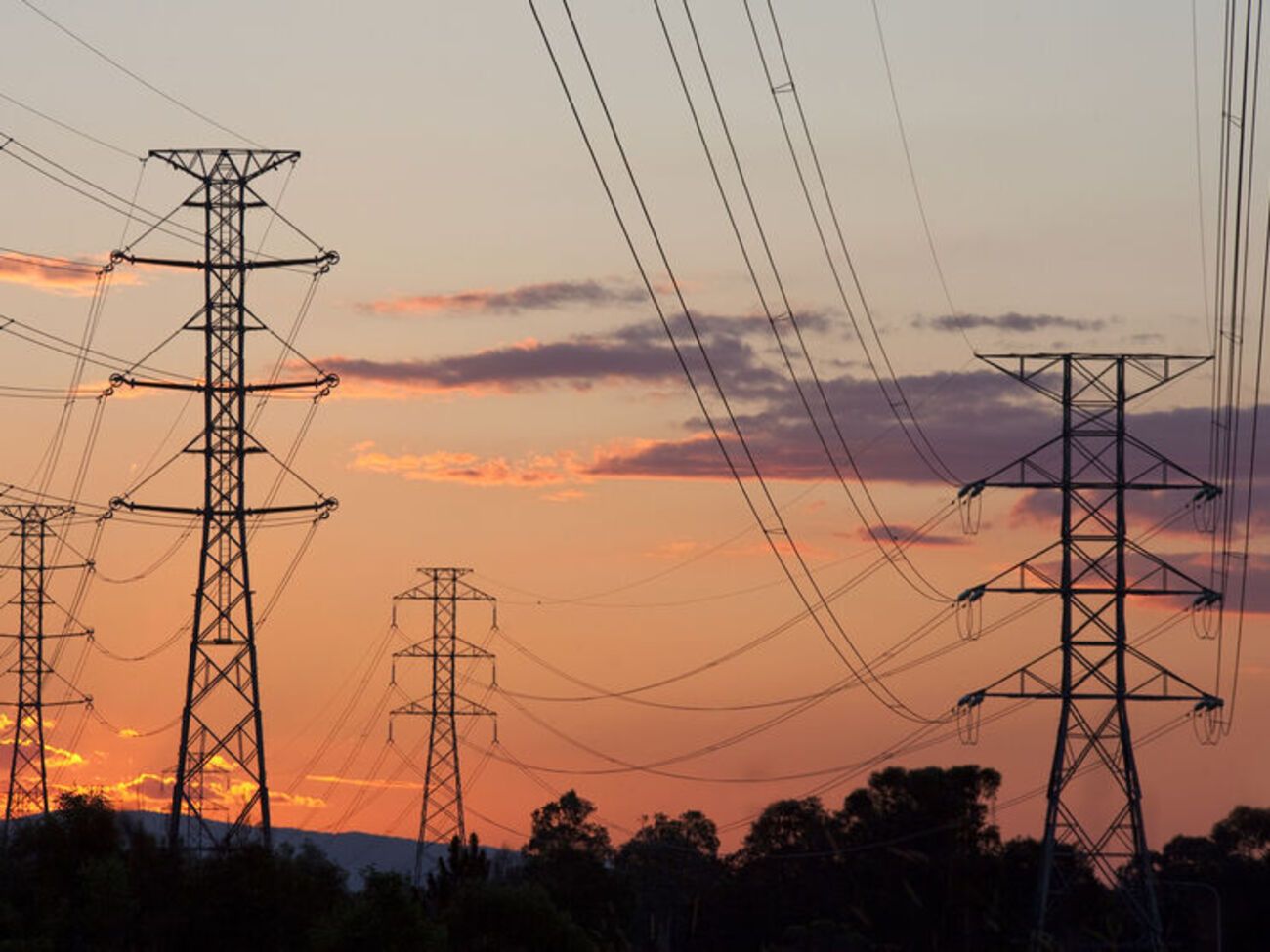 "Укренерго" продовжує відновлення енергопостачання у Рівненській, Черкаській та Волинській областях