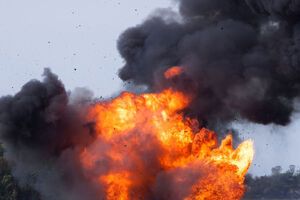 Удар по заводу стався 21 жовтня у районі військового аеропорту "Дімас" (ілюстративне фото)