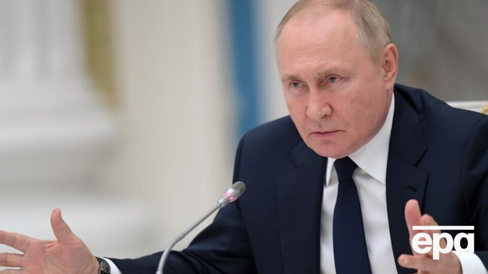 Гробы для Путина имеют небольшой размер и сбиты из досок