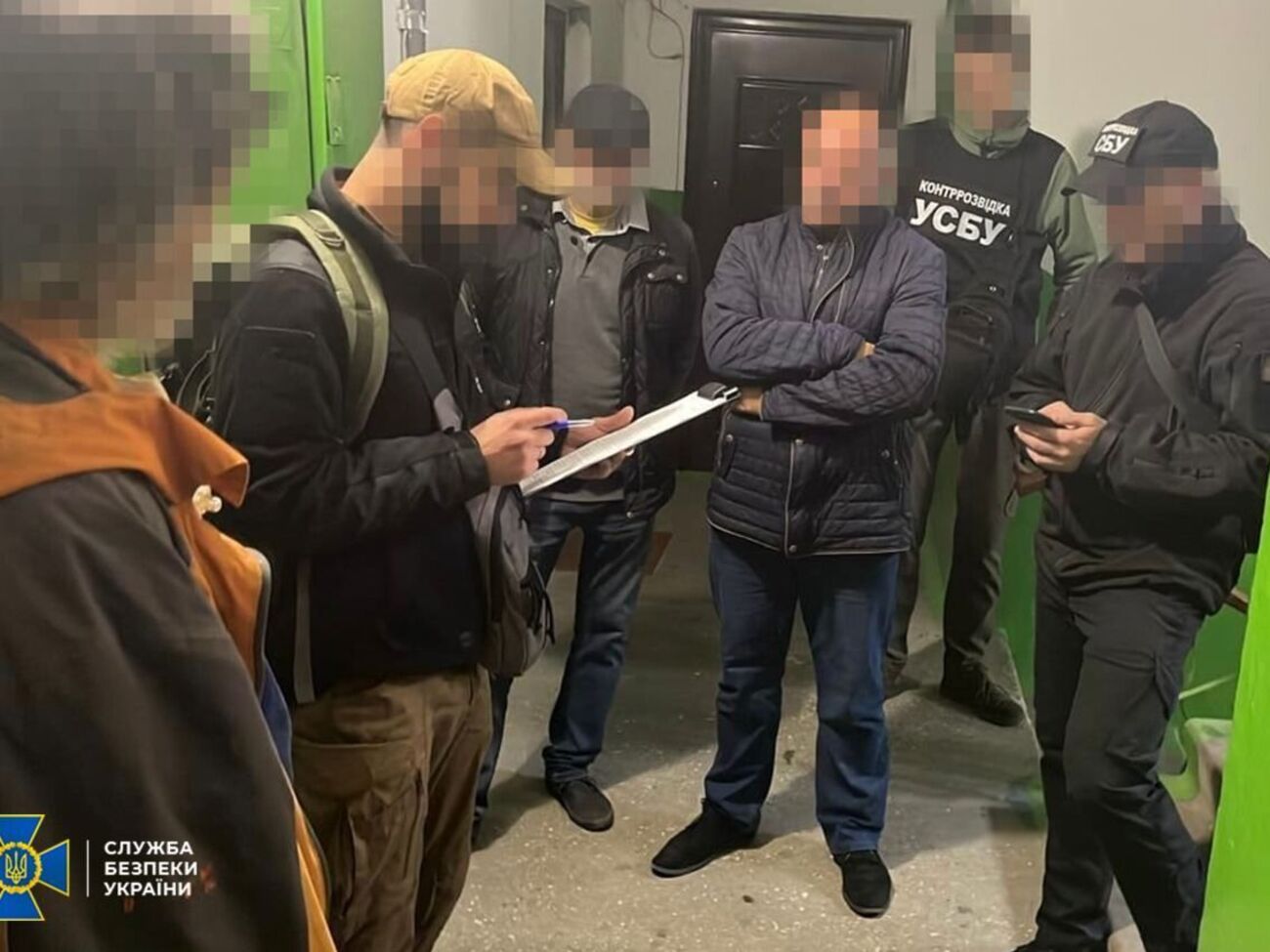 За інформацією СБУ, чоловік, зокрема, збирав дані про розташування об'єктів критичної інфраструктури