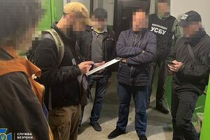 За інформацією СБУ, чоловік, зокрема, збирав дані про розташування об'єктів критичної інфраструктури