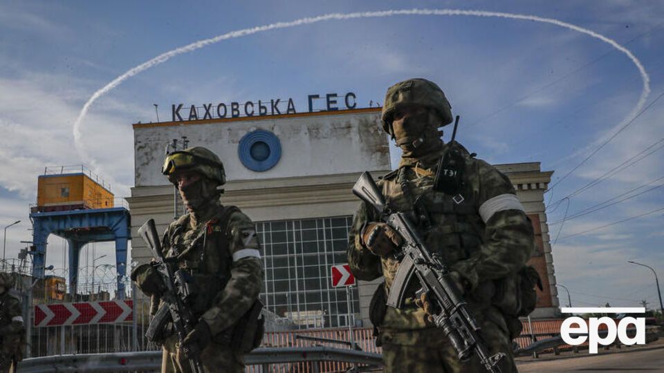 Якщо ЗСУ повернуть контроль над Каховською дамбою, росіяни опиняться у тому самому становищі, у якому були українські військовослужбовці у Маріуполі, зазначають у розвідці
