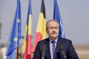 Министр обороны Румынии заявил, что "не может" сотрудничать с президентом страны