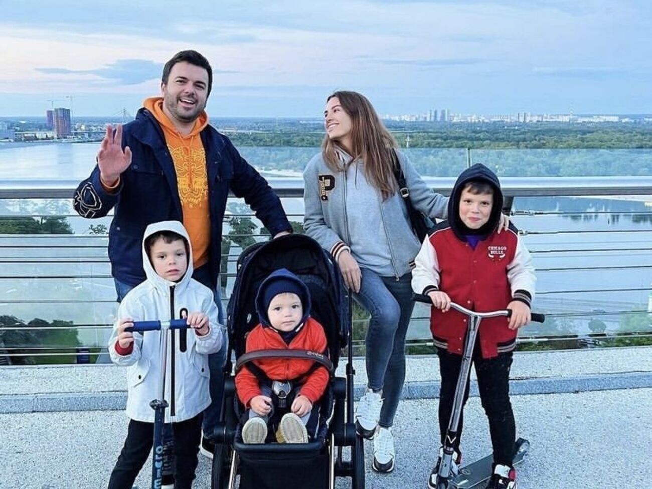 Григорий Решетник с женой Кристиной воспитывают троих сыновей