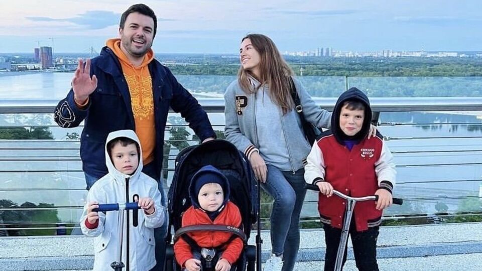 Григорий Решетник с женой Кристиной воспитывают троих сыновей