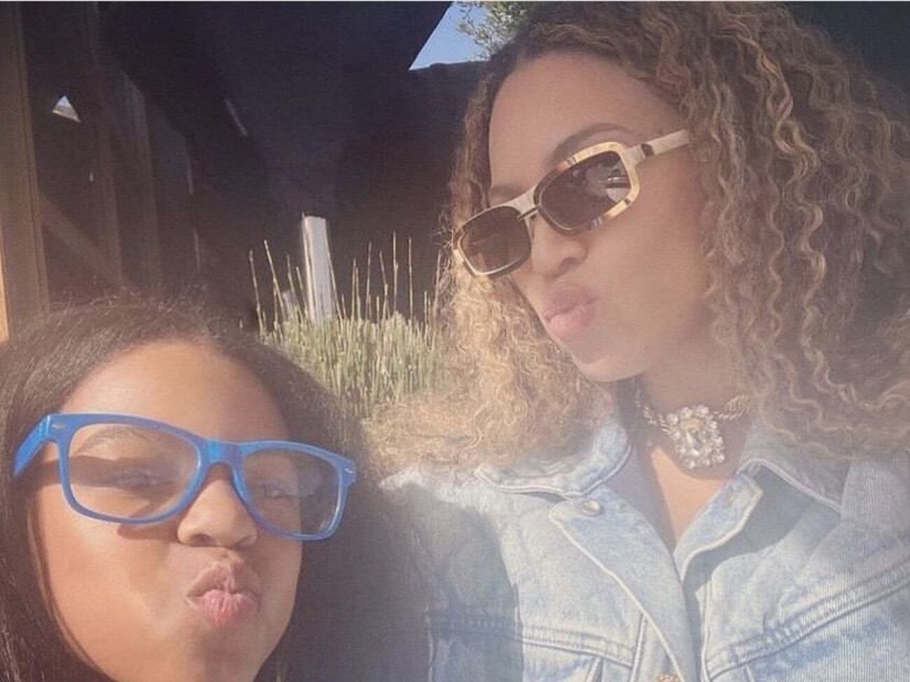 Бейонсе разрешает дочери участвовать в аукционах