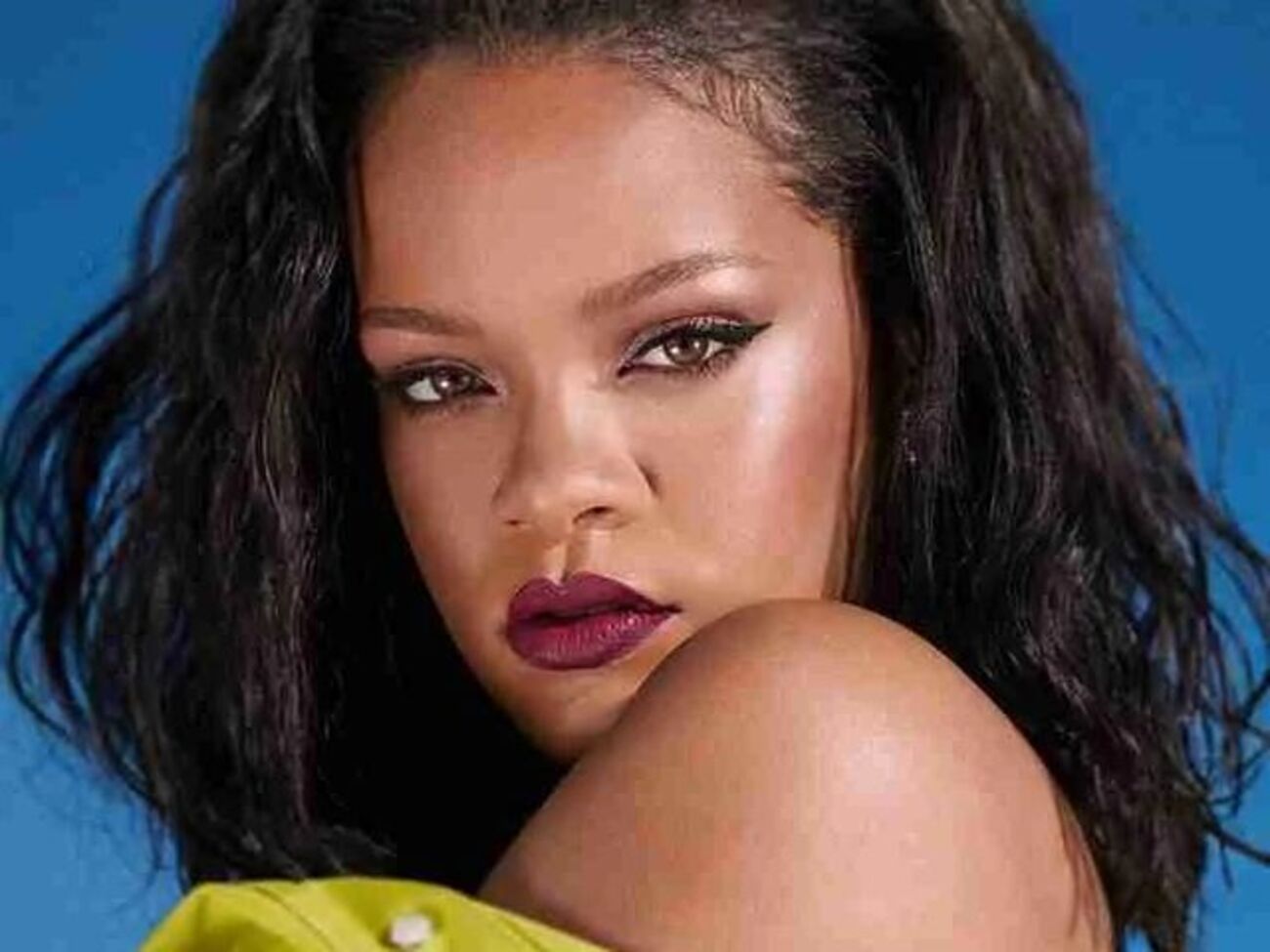 Рианна снялась в постели