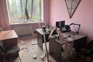 За наявними даними, автомобіль вибухнув біля приміщення, де відбувається ретрансляція російських ЗМІ