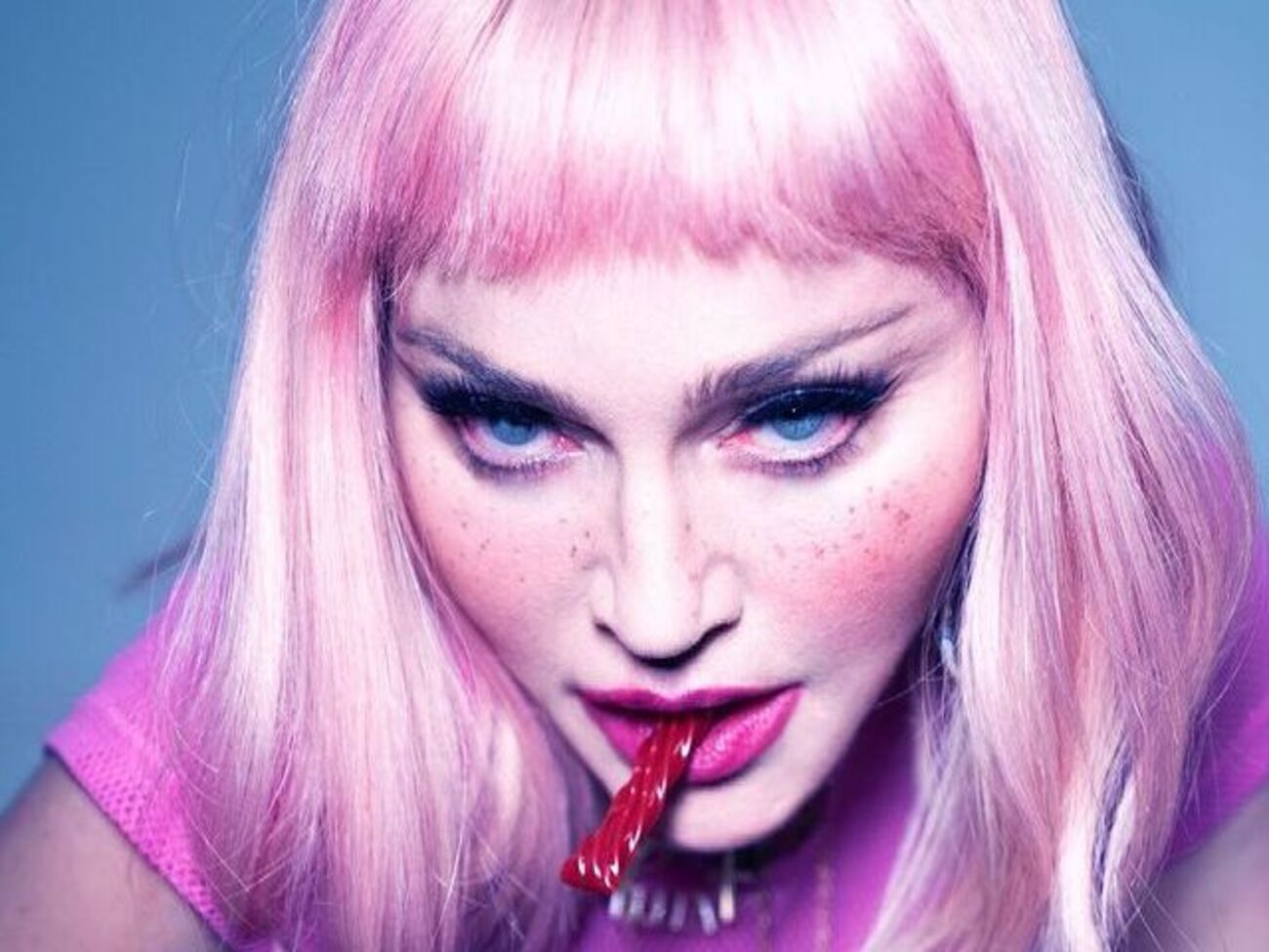 Мадонна показала тело крупным планом