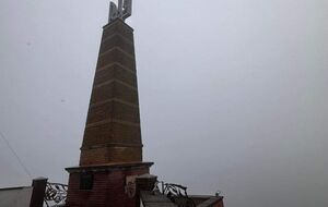 Тризуб встановили на честь українських героїв