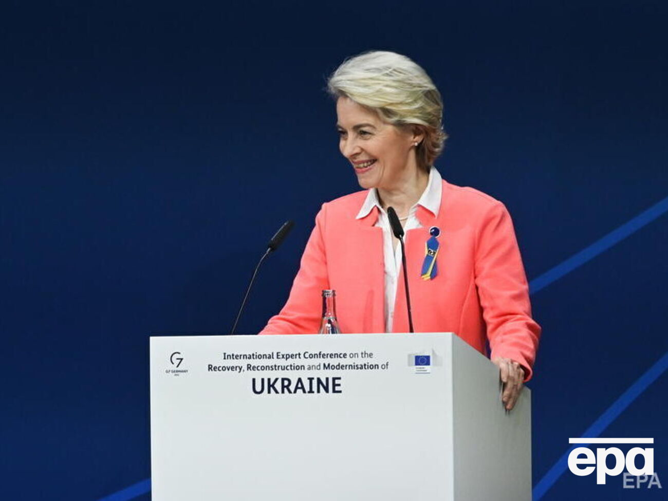 Фон дер Ляйен подчеркнула, что Украина нуждается в помощи в размере от &euro;3 млрд до &euro;5 млрд в месяц