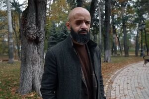 Найем: Очень интересный момент был: я выехал на коляске, медсестра меня везла. И я увидел впервые, что люди, когда смотрят на тебя, отворачивают взгляд. Я сначала обиделся, а потом подумал: я тоже так делал