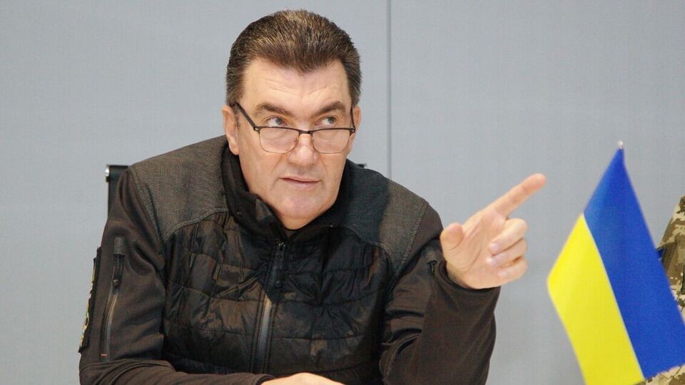 Данилов заявил, что Каховская ГЭС заминирована российской армией "с применением огромного количества взрывчатки"