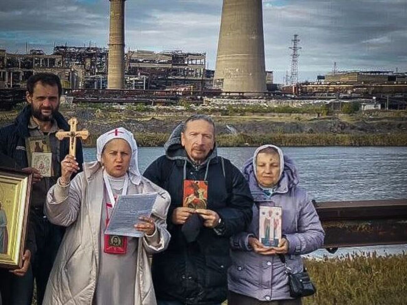 Шоу носило название священного крестного хода вокруг "Азовстали", отметил Андрющенко