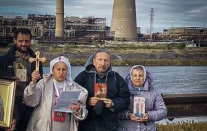 Шоу носило название священного крестного хода вокруг "Азовстали", отметил Андрющенко