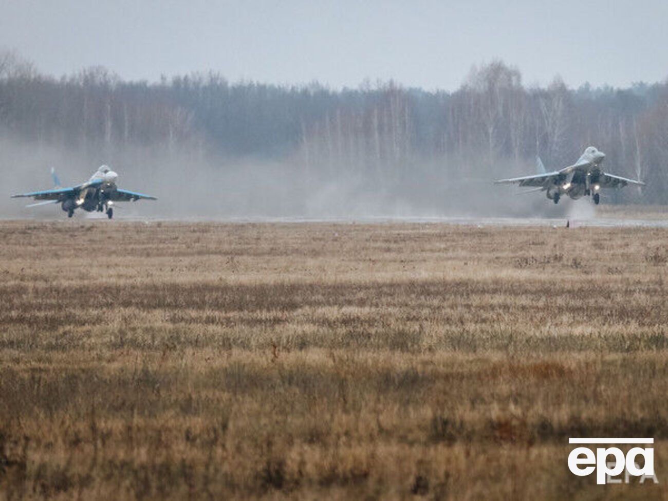Українська авіація завдала ударів по 12 районах зосередження озброєння та військової техніки окупантів