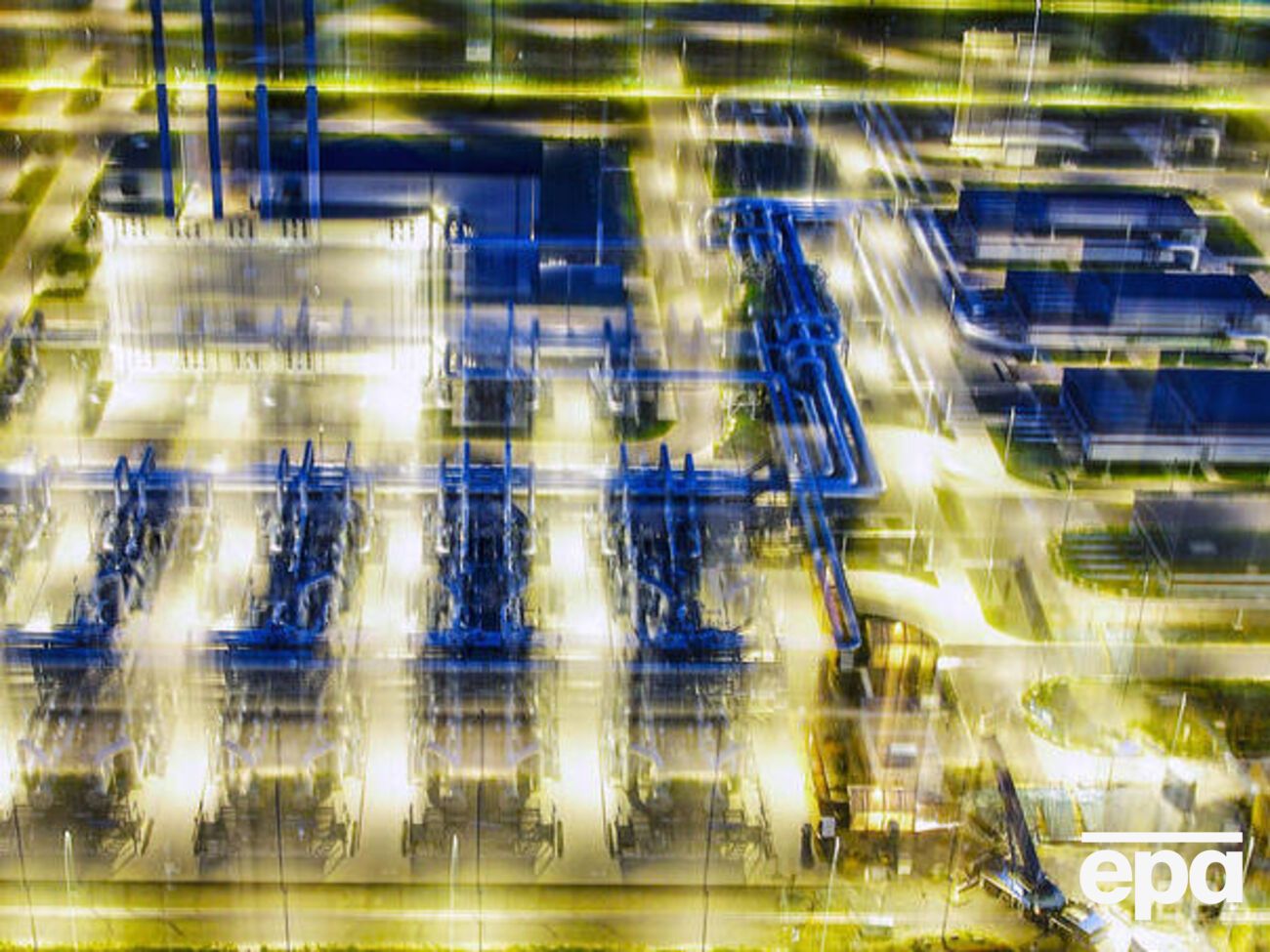 Европейские хранилища газа заполнены на 93,6%