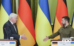 Штайнмайер пообещал Зеленскому вскоре поставить в Украину новые гаубицы и системы залпового огня