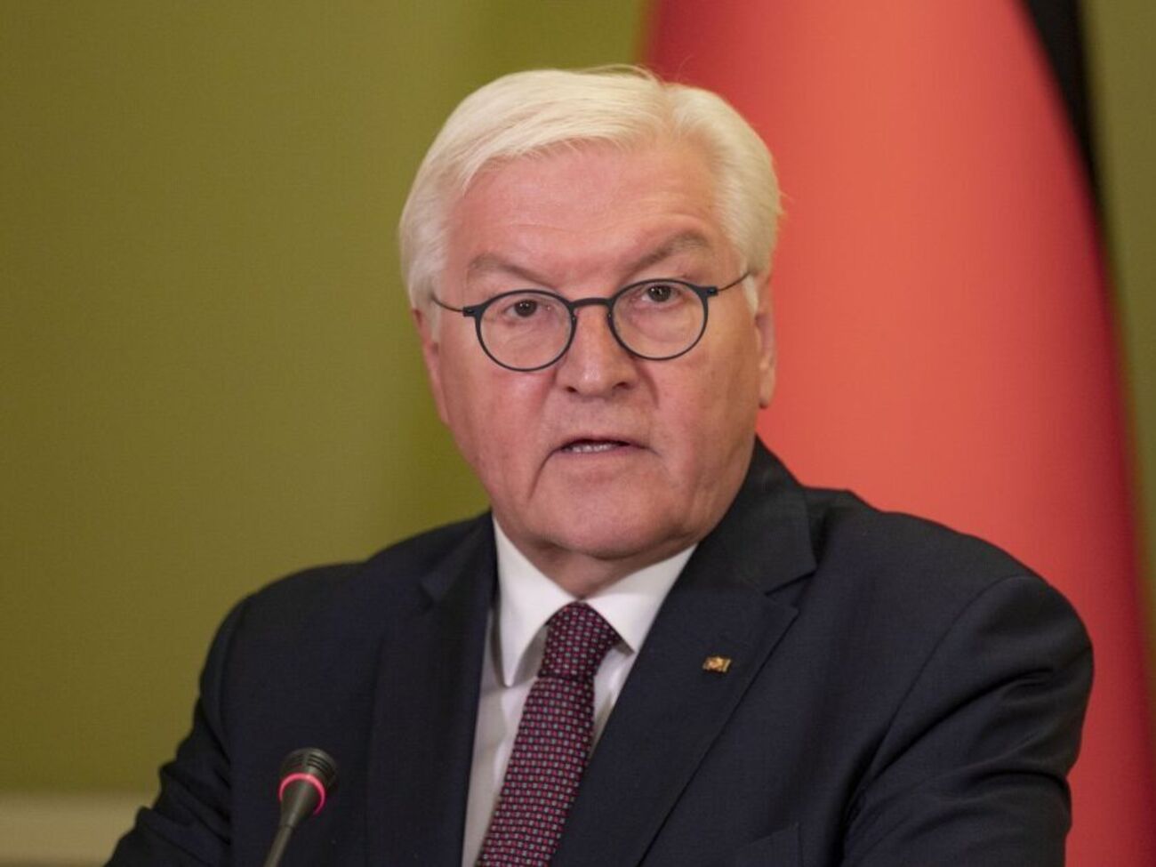 Штайнмаєр розповів, що вражений героїзмом жителів Корюківки, які голими руками зупиняли танки російських окупантів