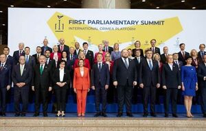 У першому парламентському саміті Кримської платформи взяло участь приблизно 400 політиків з усього світу