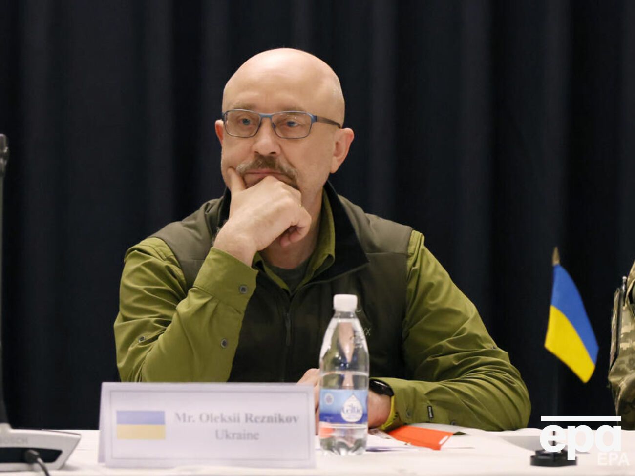 Резніков: На півдні ми й далі здійснюємо нашу контрнаступальну кампанію. Зараз деякі погодні умови, я маю на увазі дощ, трохи сповільнюють нас