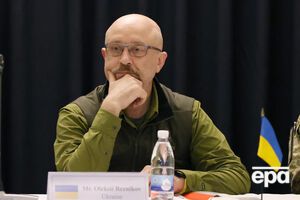 Резников: На юге мы продолжаем нашу контрнаступательную кампанию. Сейчас некоторые погодные условия, я имею в виду дожди, немного замедляют нас