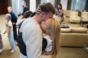 Катерина Прокопенко зустрілася зі звільненим із полону чоловіком 4 жовтня