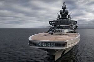 150-метрове судно Nord зараз пришвартоване в Кейптауні