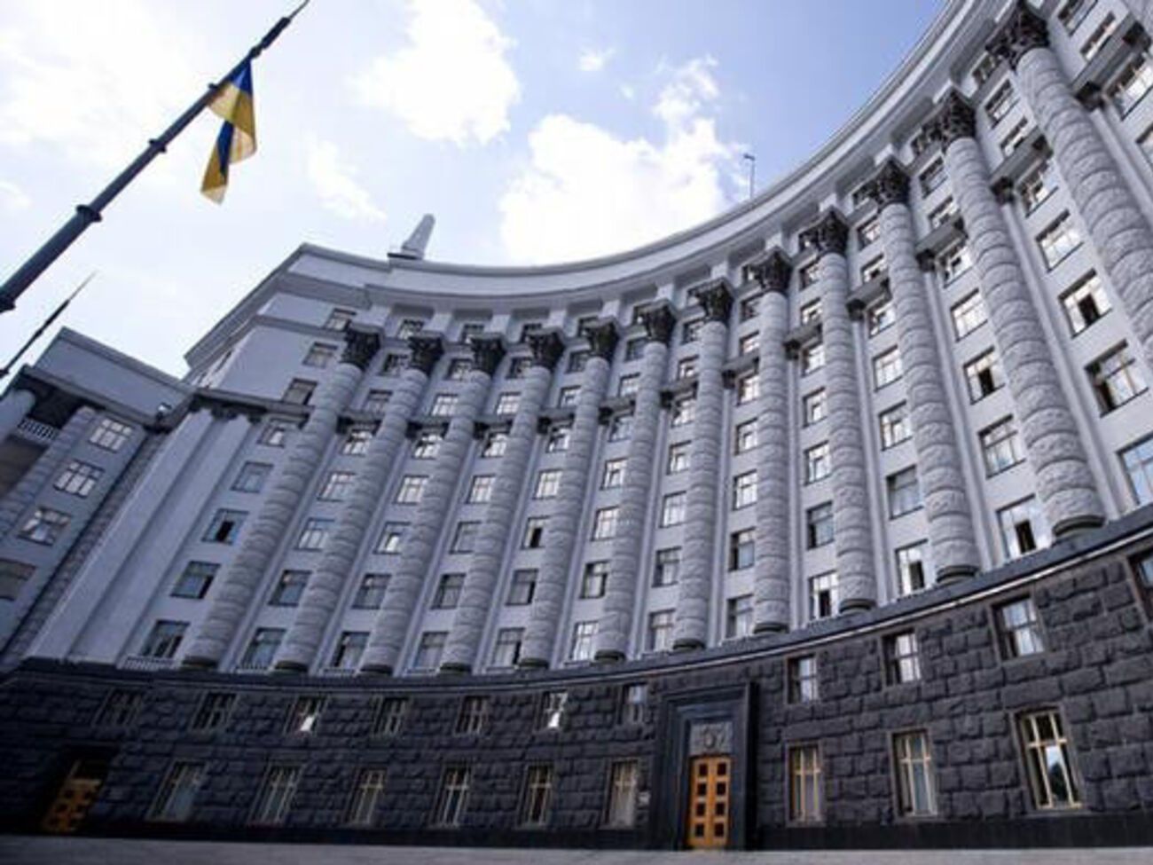 На думку Юркевича, постановою №1154 Кабмін на чолі зі Шмигалем свідомо завдає шкоди економіці й добробуту українського народу