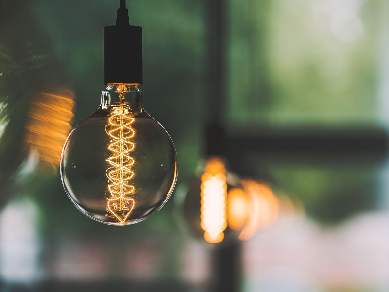 В "Укрэнерго" заявили, что ограничения необходимы, чтобы уменьшить нагрузку на сети и избежать повторных аварий