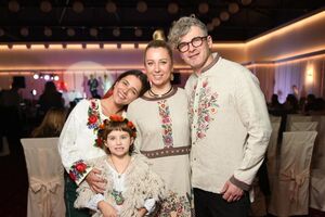 Тоня Матвієнко разом із молодшою донькою живе у Великобританії, а чоловік і її старша донька залишилися в Україні