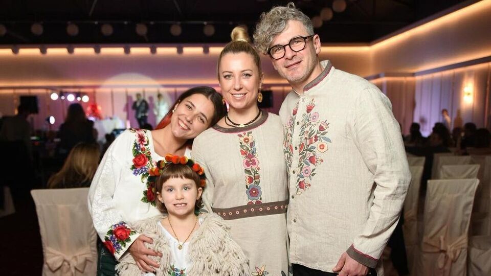 Тоня Матвієнко разом із молодшою донькою живе у Великобританії, а чоловік і її старша донька залишилися в Україні