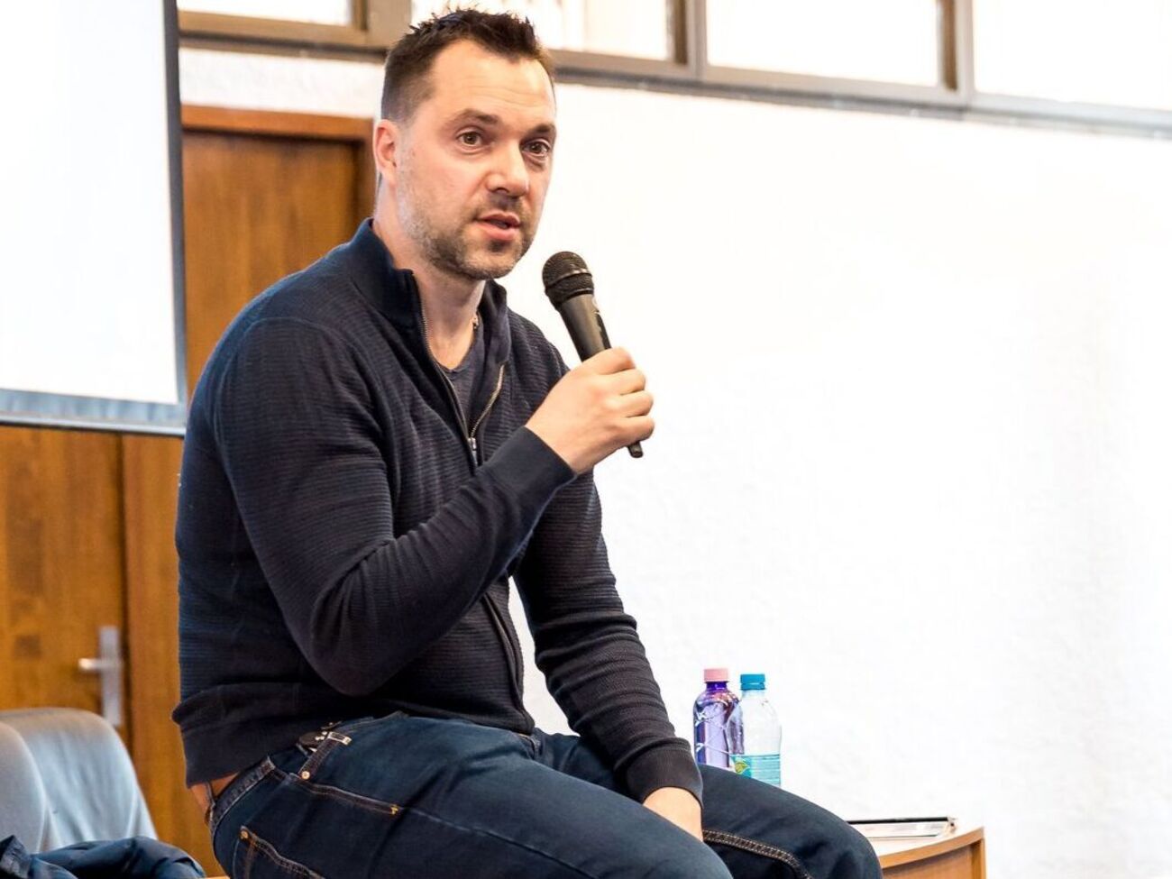 Застосунок "Повітряна тривога" лунає зокрема голосом Арестовича