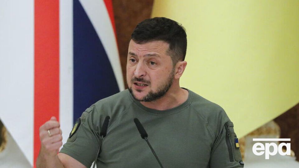 Зеленський: Росіяни своє суспільство постійно накачують, що у нас готується якась ядерна зброя (ми не розуміємо, про що вони)