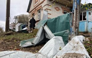 В результате обстрелов российскими оккупантами села в Хотинской общине повреждены пять частных домов, отметил Живицкий