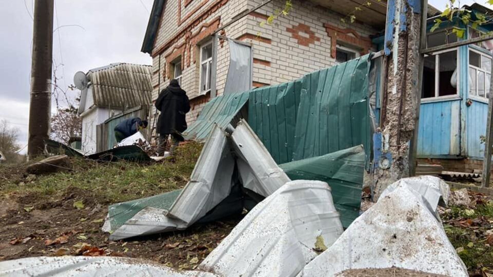 Унаслідок обстрілів російськими окупантами села у Хотінській громаді пошкоджено п'ять приватних будинків, зазначив Живицький