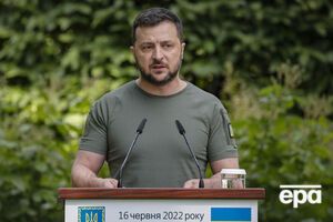Зеленський: Байден допомагає нам більше, ніж було до нього