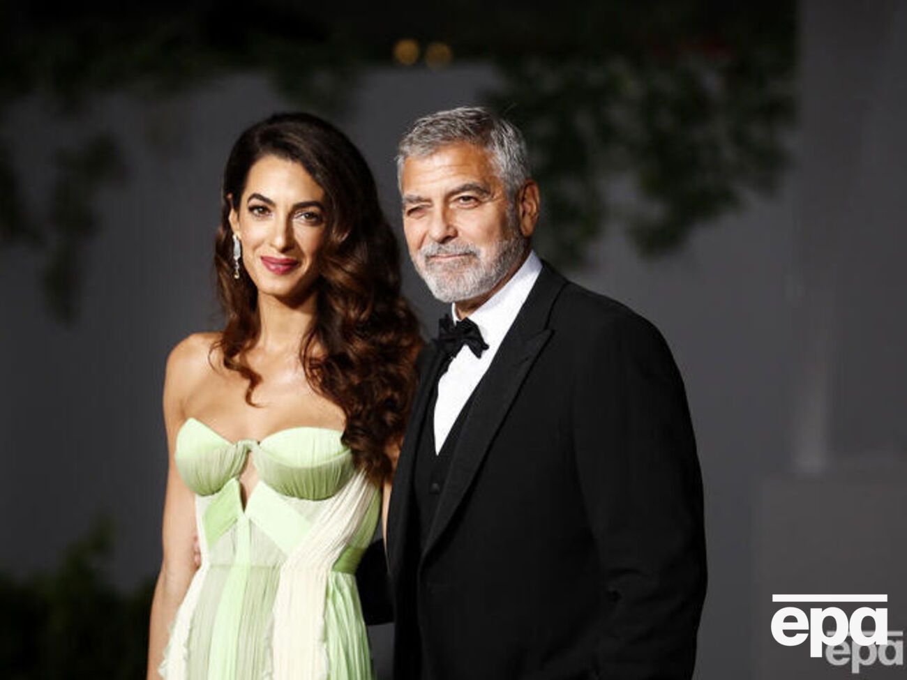 Подружжя Клуні виховує двох дітей