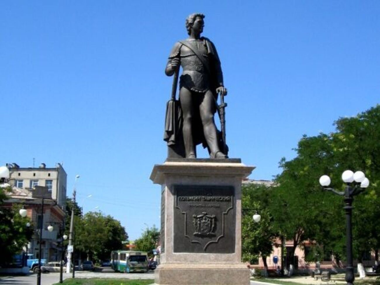 Росіяни вивезли із Херсона пам'ятник Потьомкіну та його останки