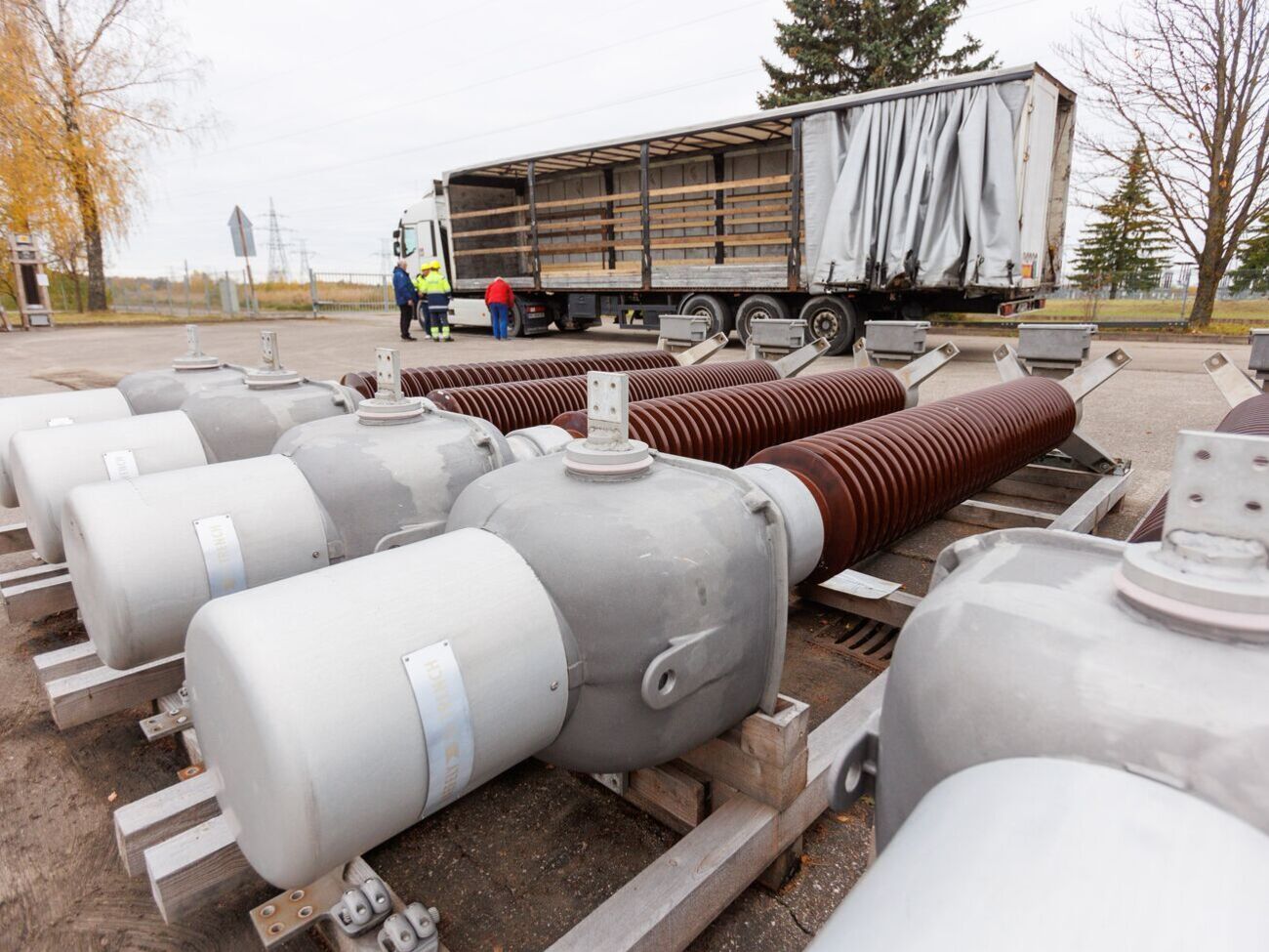 Помощь Украине из Литвы будут направлять через неправительственную организацию Blue/Yellow